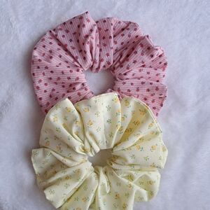 Jumbo Floral Scrunchie Set